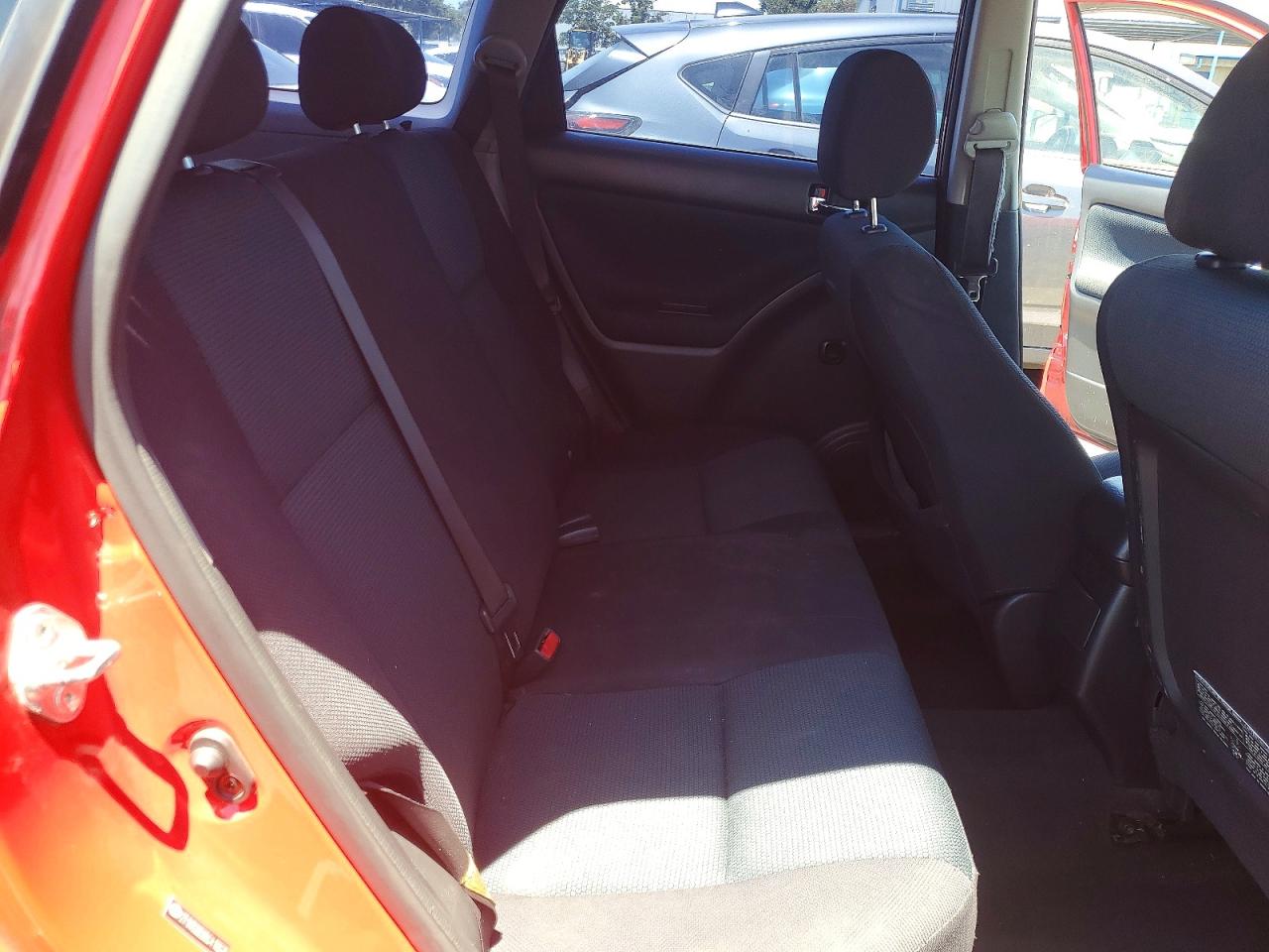 2005 Toyota Corolla Matrix Xr Red vin: 2T1KR32E05C416636