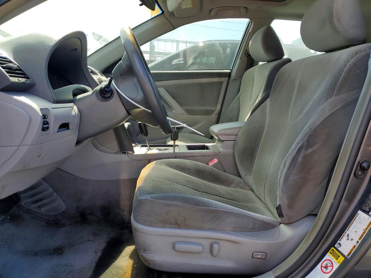 2007 Toyota Camry Le Gray vin: JTNBE46K973058168