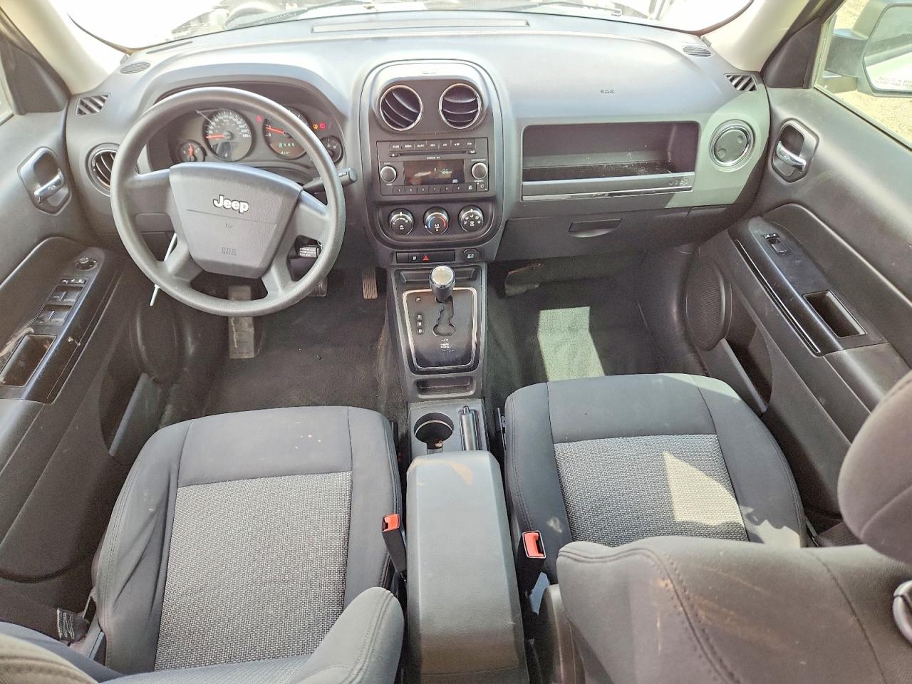 2010 Jeep Patriot Sport White vin: 1J4NF2GB1AD500325