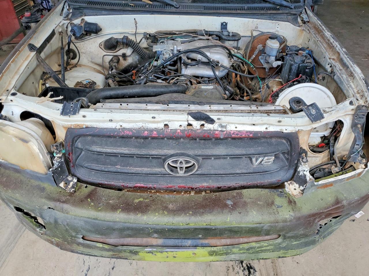 2000 Toyota Tundra Base Gray vin: 5TBJN3217YS073123