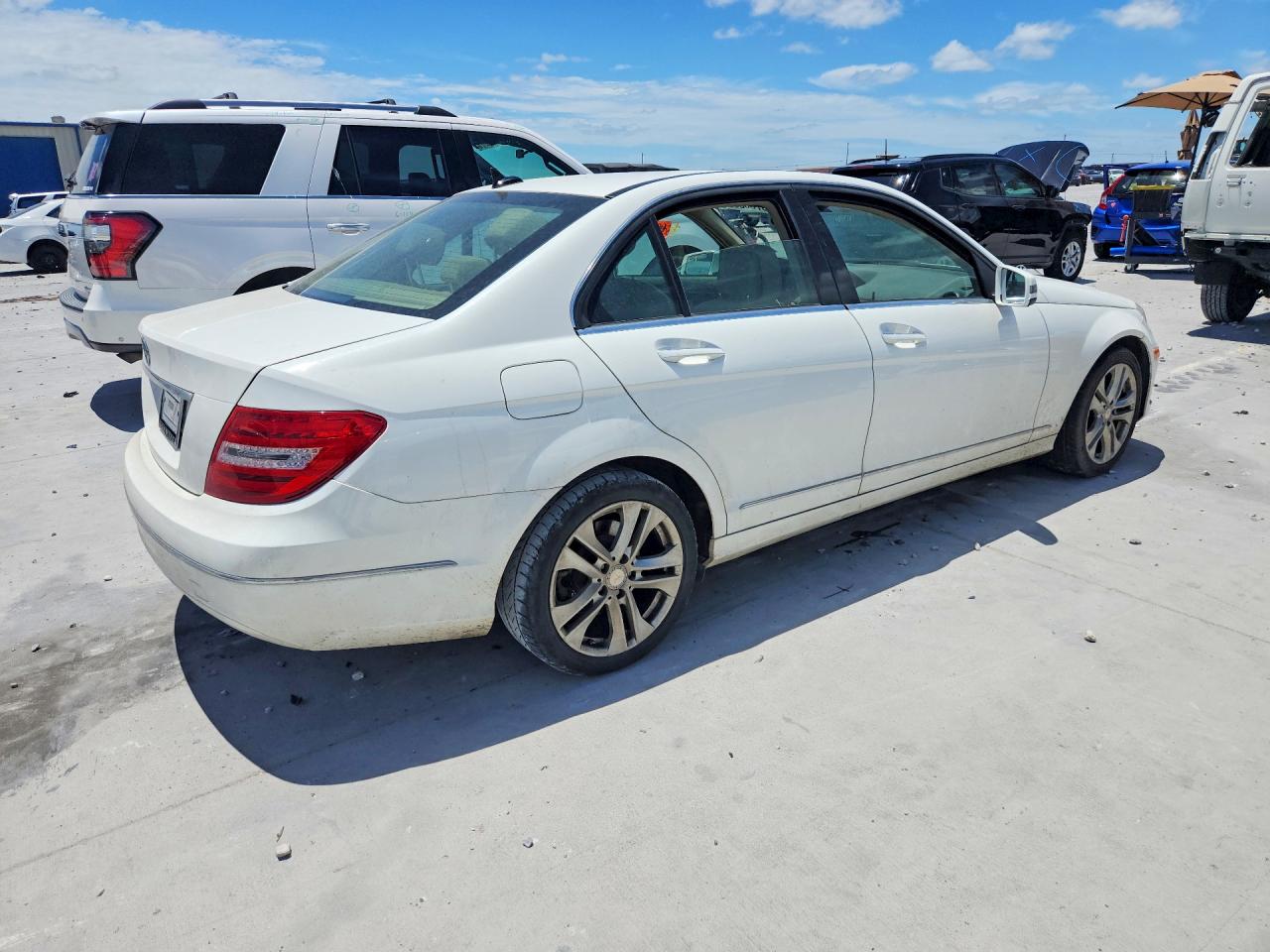 2013 Mercedes-benz C 250 White vin: WDDGF4HB4DA783145