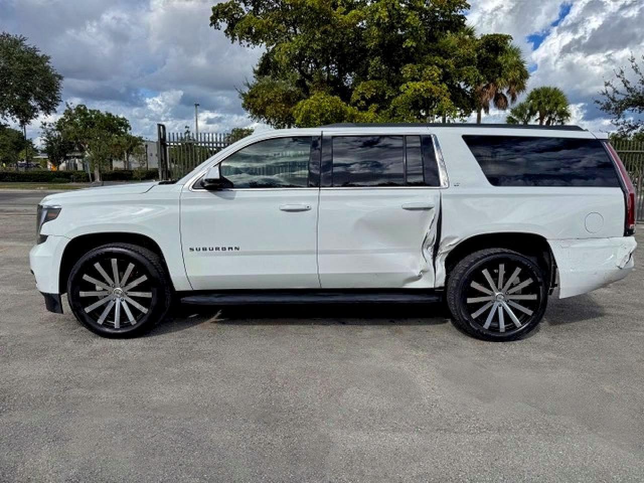 2015 Chevrolet Suburban C1500 Lt White vin: 1GNSCJKC8FR505342