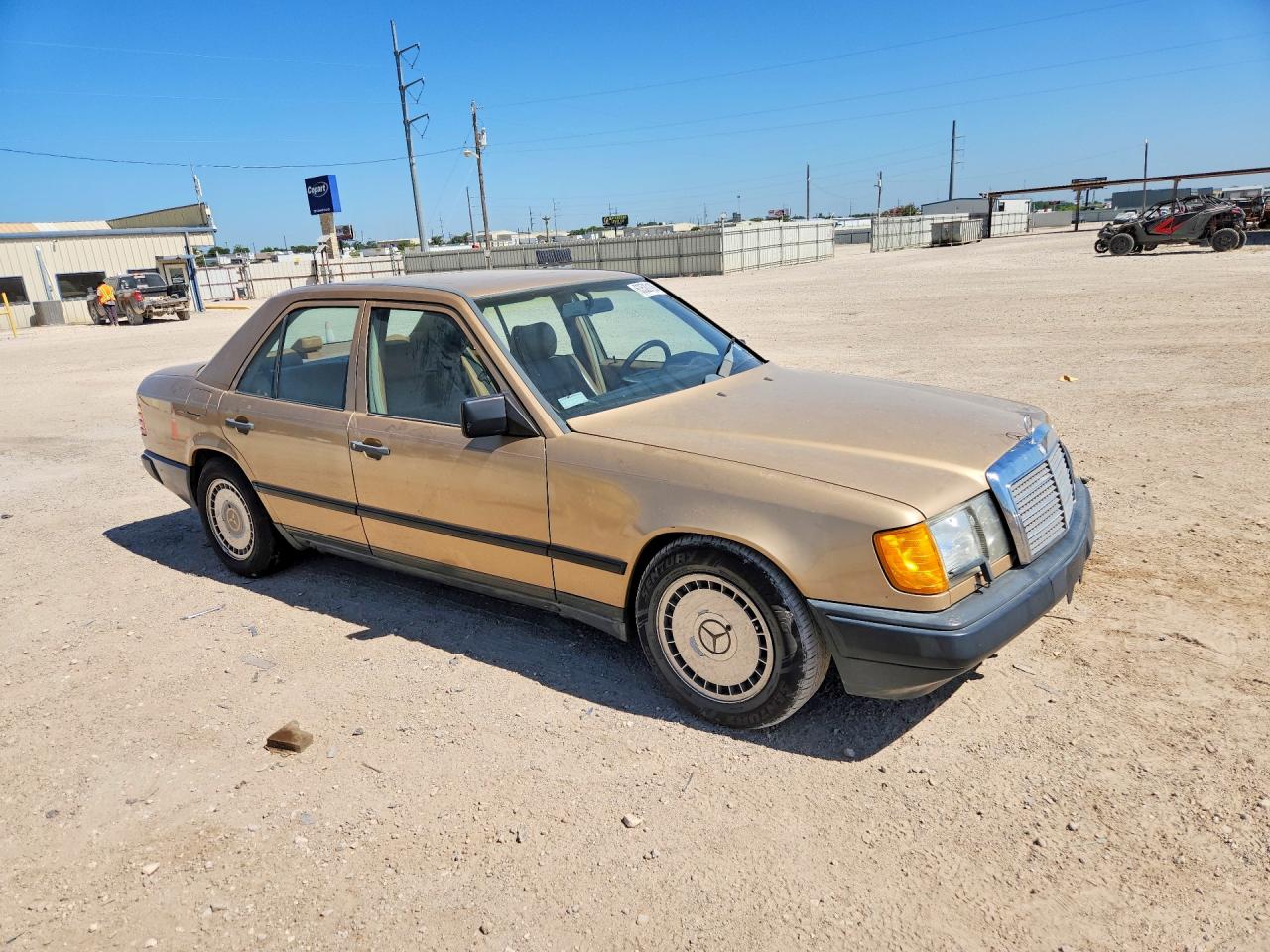 1987 Mercedes-benz 300 E Gold vin: WDBEA30D3HA539059