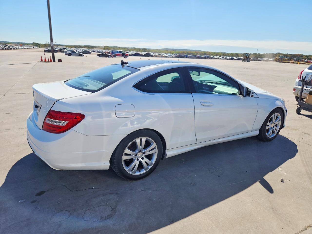 2014 Mercedes-benz C 250 White vin: WDDGJ4HB2EG295406