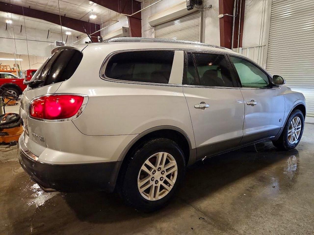 2008 Buick Enclave Cx Silver vin: 5GAEV13708J205671