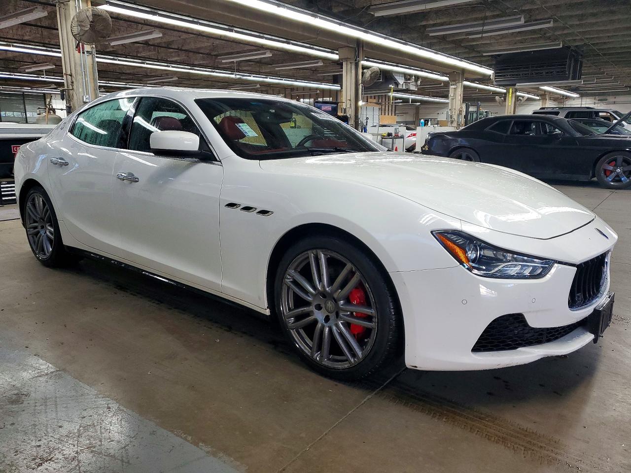 2014 Maserati Ghibli S White vin: ZAM57RTA3E1097878