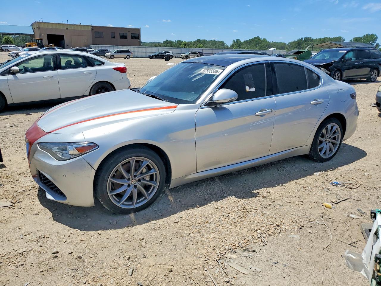 2017 Alfa Romeo Giulia Ti Q4 Серебряный vin: ZARFAEEN4H7554496