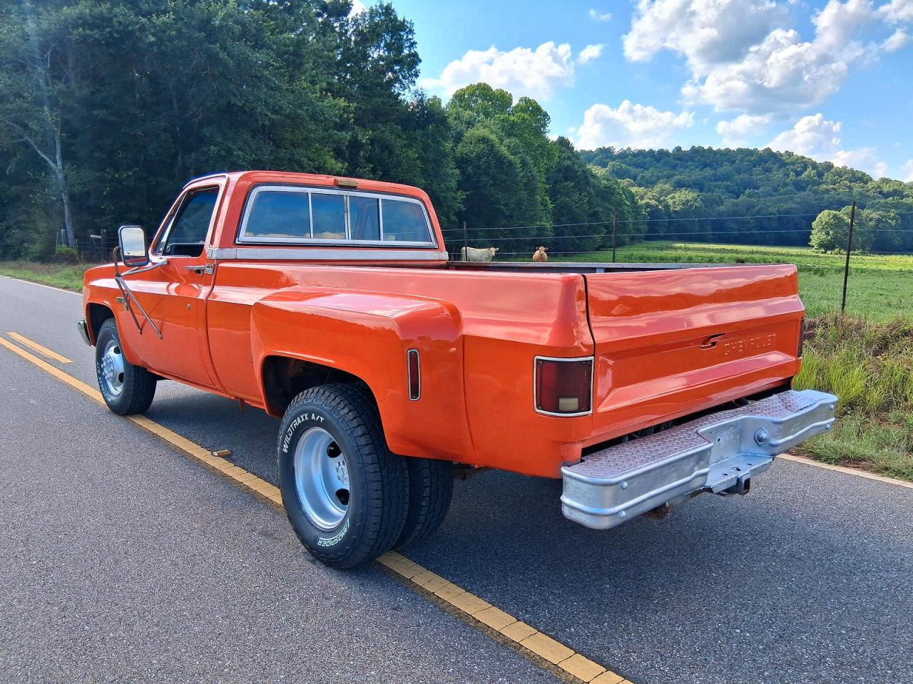 1981 Chevrolet C30 Orange vin: 1GCHC34M0BB129355