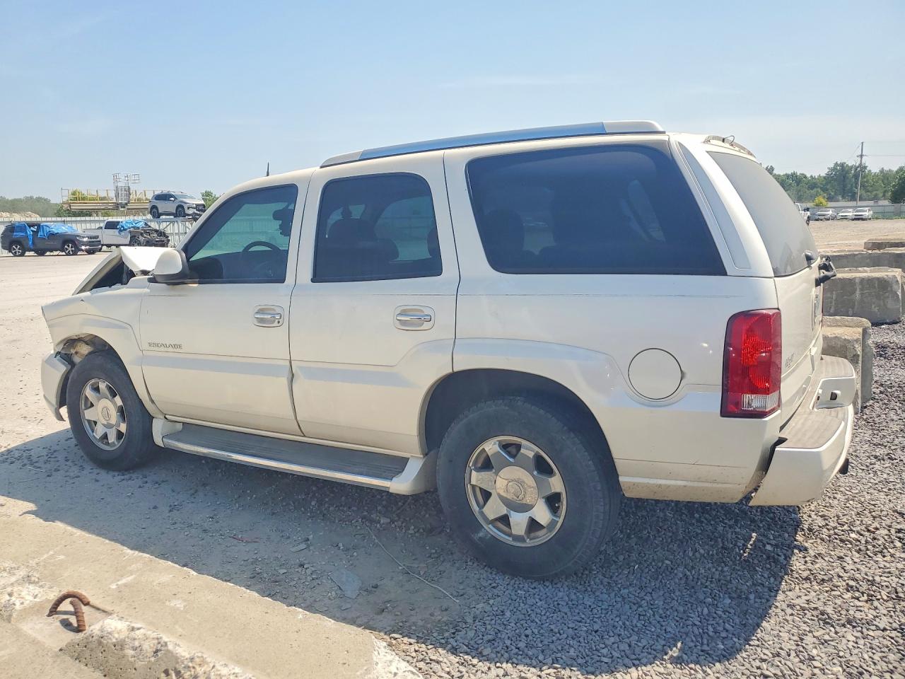 2005 Cadillac Escalade Luxury White vin: 1GYEK63N85R131068