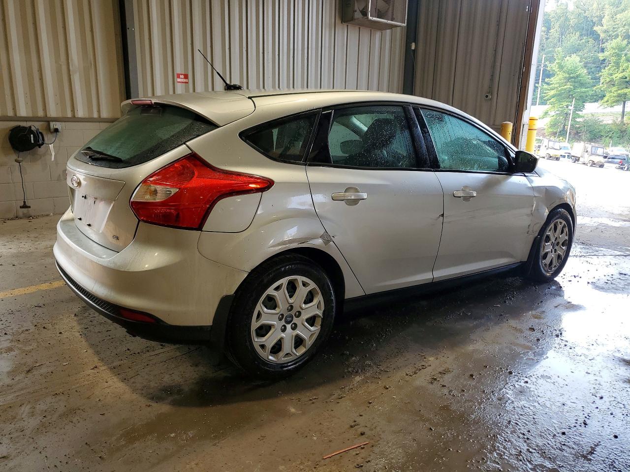 2012 Ford Focus Se Silver vin: 1FAHP3K26CL145910