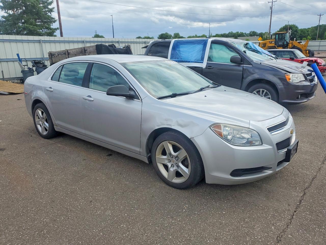 2011 Chevrolet Malibu Ls Silver vin: 1G1ZB5E10BF310111