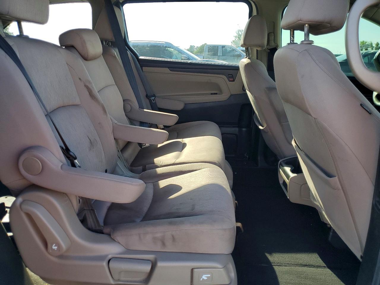 2018 Honda Odyssey Ex White vin: 5FNRL6H54JB065731
