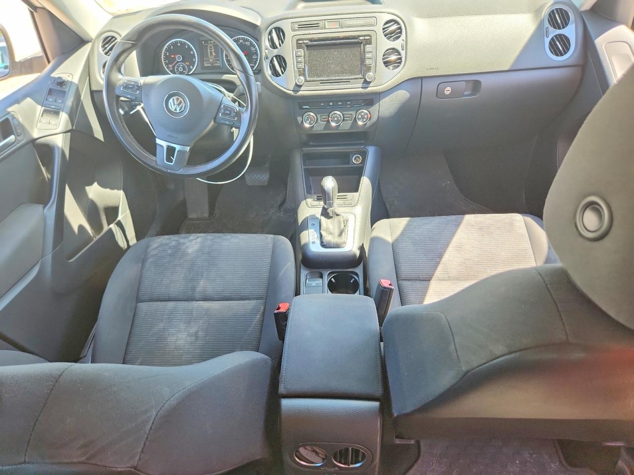 2015 Volkswagen Tiguan S White vin: WVGBV7AX5FW557650