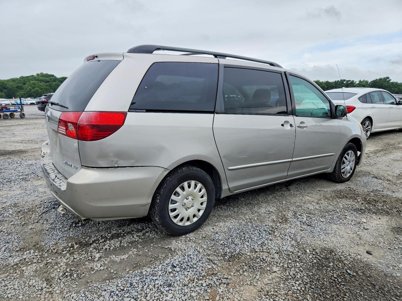 2005 Toyota Sienna Le 7 Passenger Silver vin: 5TDZA23C75S345617