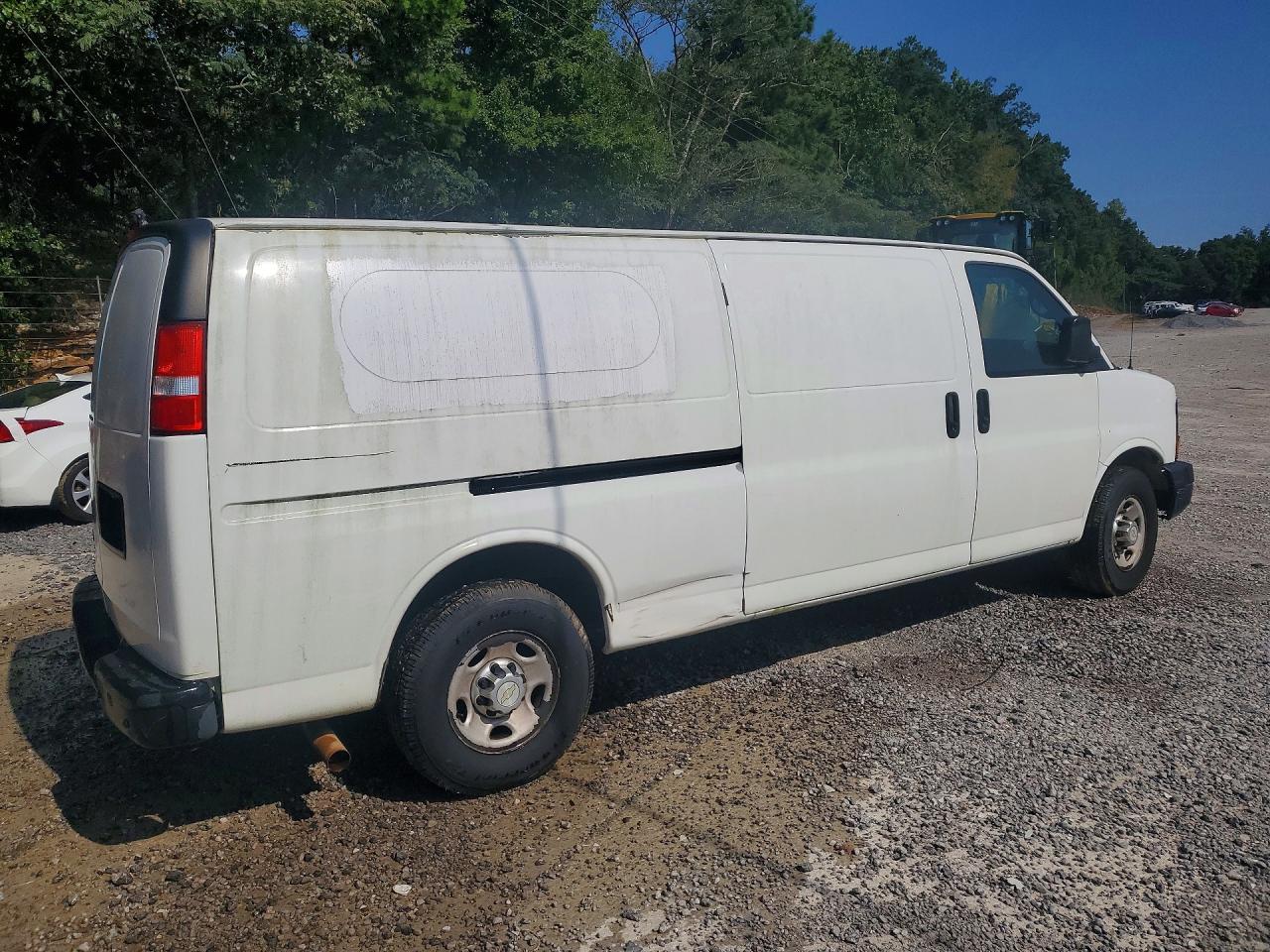 2012 Chevrolet Express G2500 White vin: 1GCWGGCA4C1156737