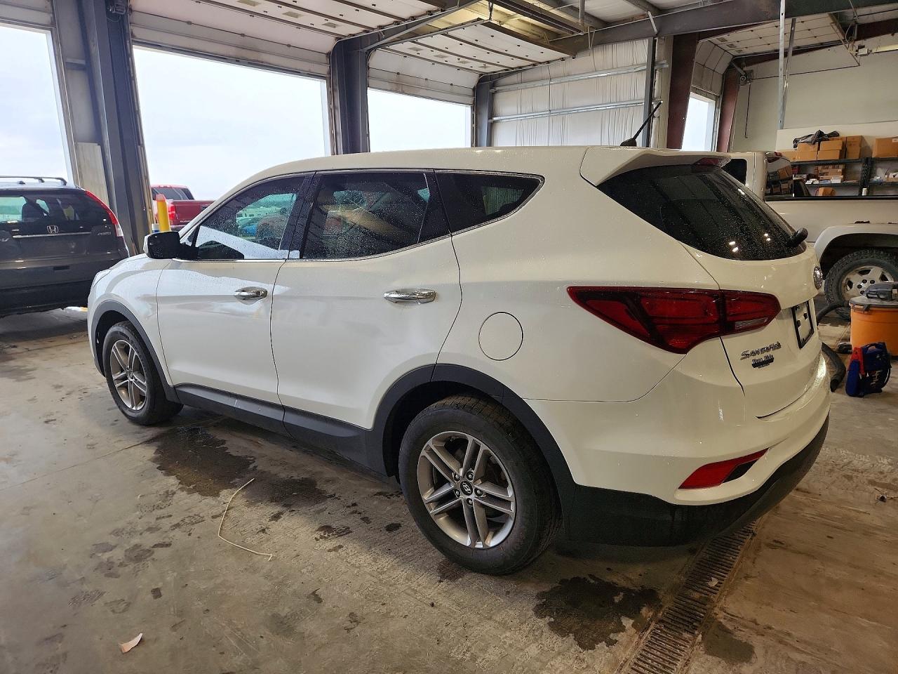 2018 Hyundai Santa Fe Sport 2.4l Белый vin: 5NMZTDLB7JH062872