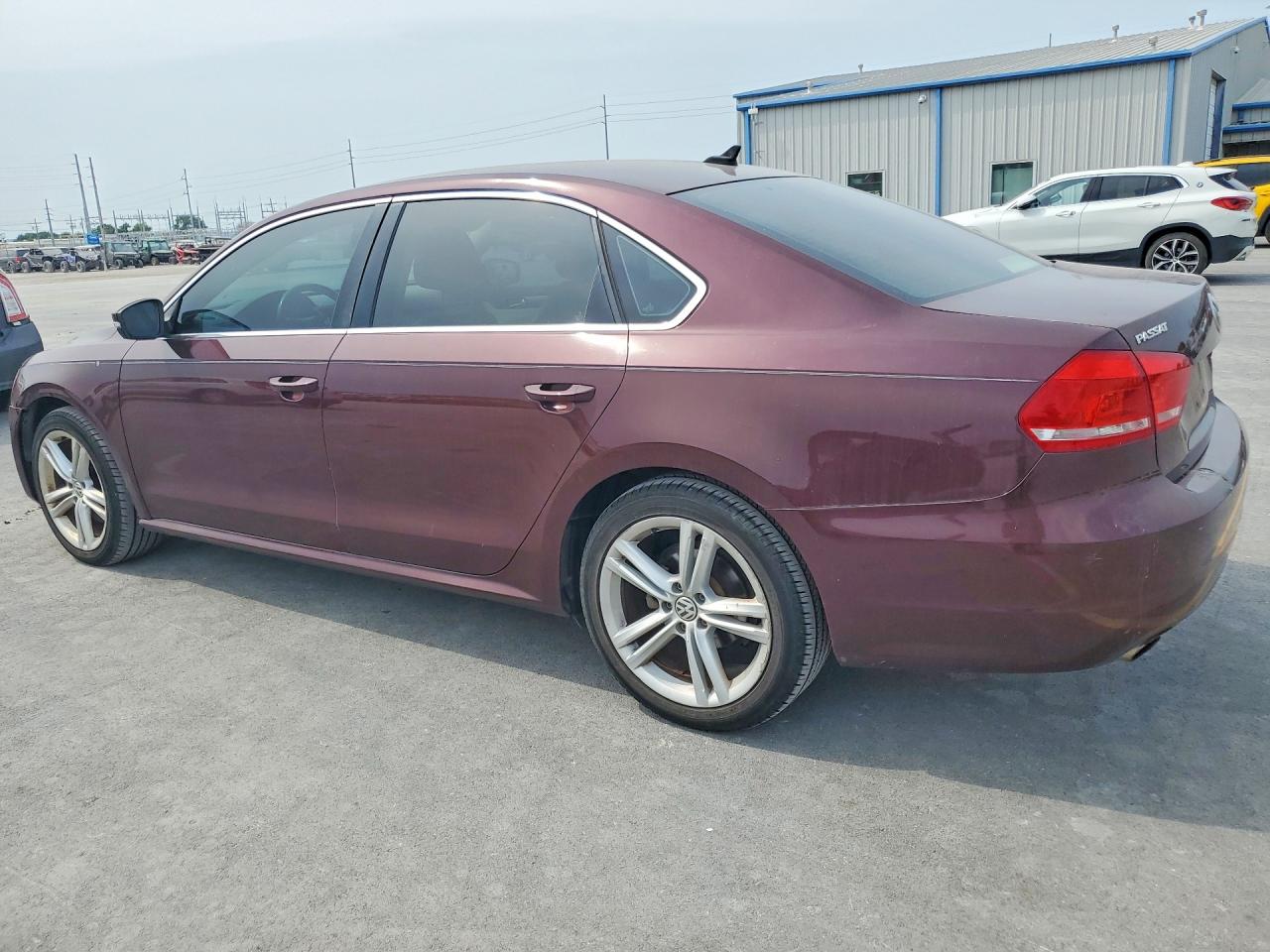 2014 Volkswagen Passat Se Maroon vin: 1VWBS7A37EC042799