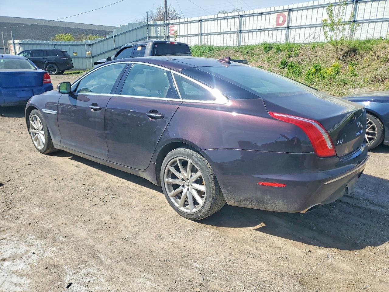 2013 Jaguar Xj Бордовый vin: SAJWA1C78D8V41800