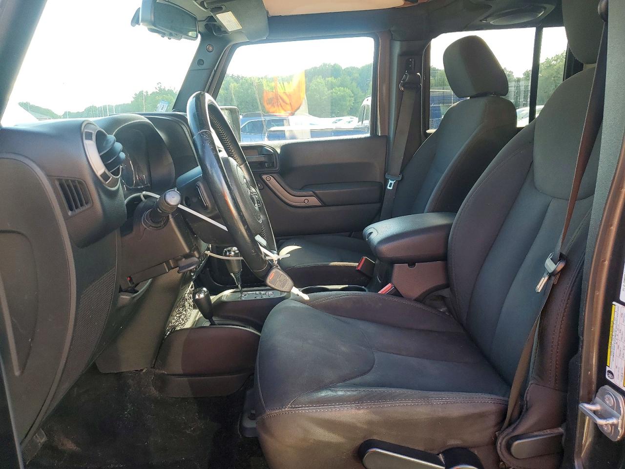 2014 Jeep Wrangler Unlimited Sport Gray vin: 1C4BJWDG2EL289436