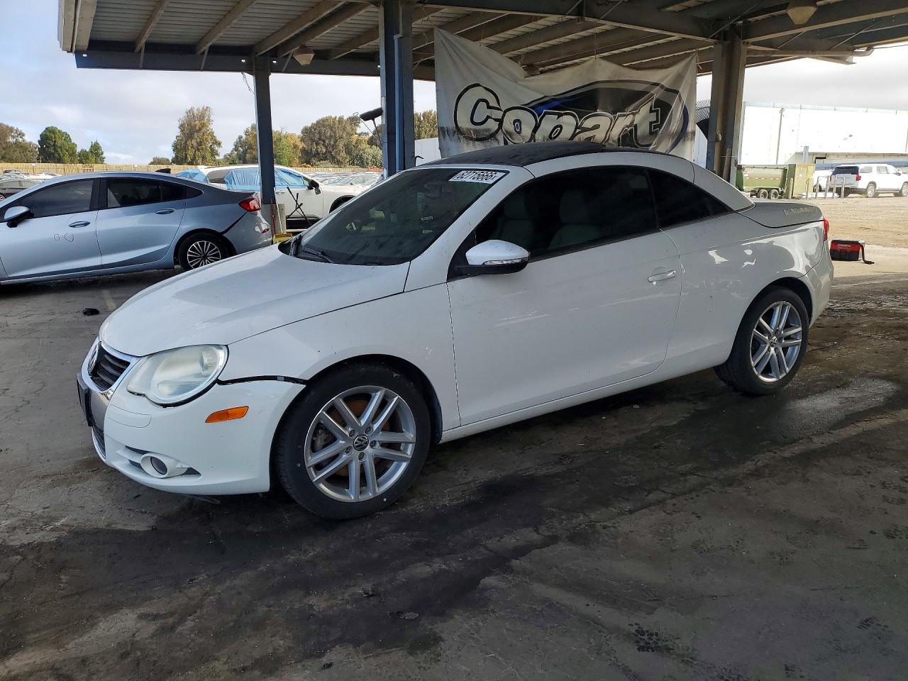 2009 Volkswagen Eos Lux White vin: WVWFA71F99V015423
