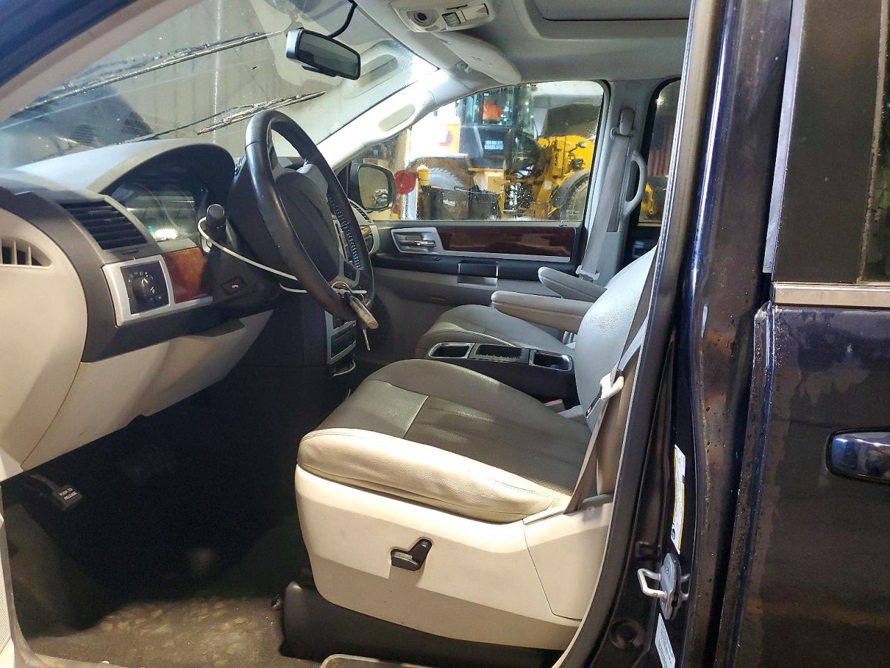 2010 Chrysler Town & Country Touring Plus Blue vin: 2A4RR8D14AR374434