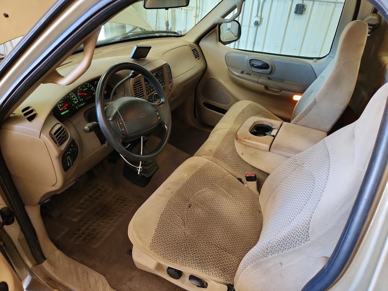 2000 Ford F150 Желто-коричневый vin: 2FTZF1827YCB19329