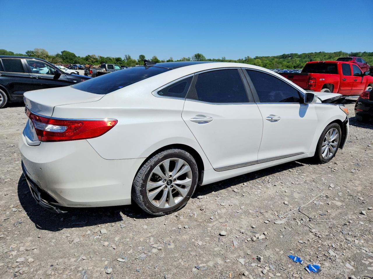 2012 Hyundai Azera Base White vin: KMHFH4JG8CA135324