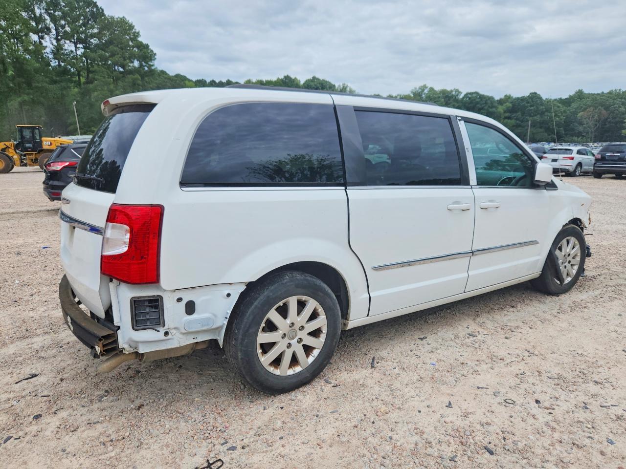 2015 Chrysler Town & Country Touring White vin: 2C4RC1BG8FR537695