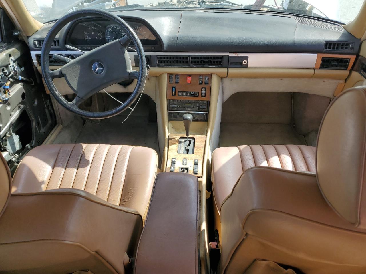 1984 Mercedes-benz 300 Sd Серый vin: WDBCB20A0EA082551