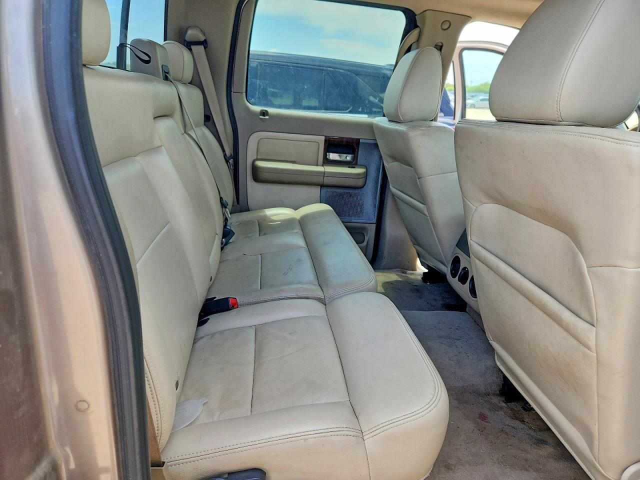 2004 Ford F150 Supercrew Beige vin: 1FTPW14574KC90028