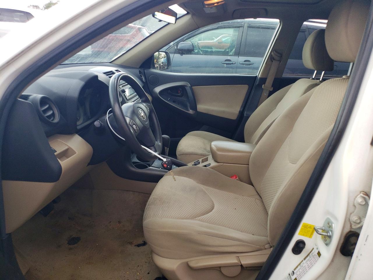 2012 Toyota Rav4 Base White vin: 2T3BF4DV9CW197965