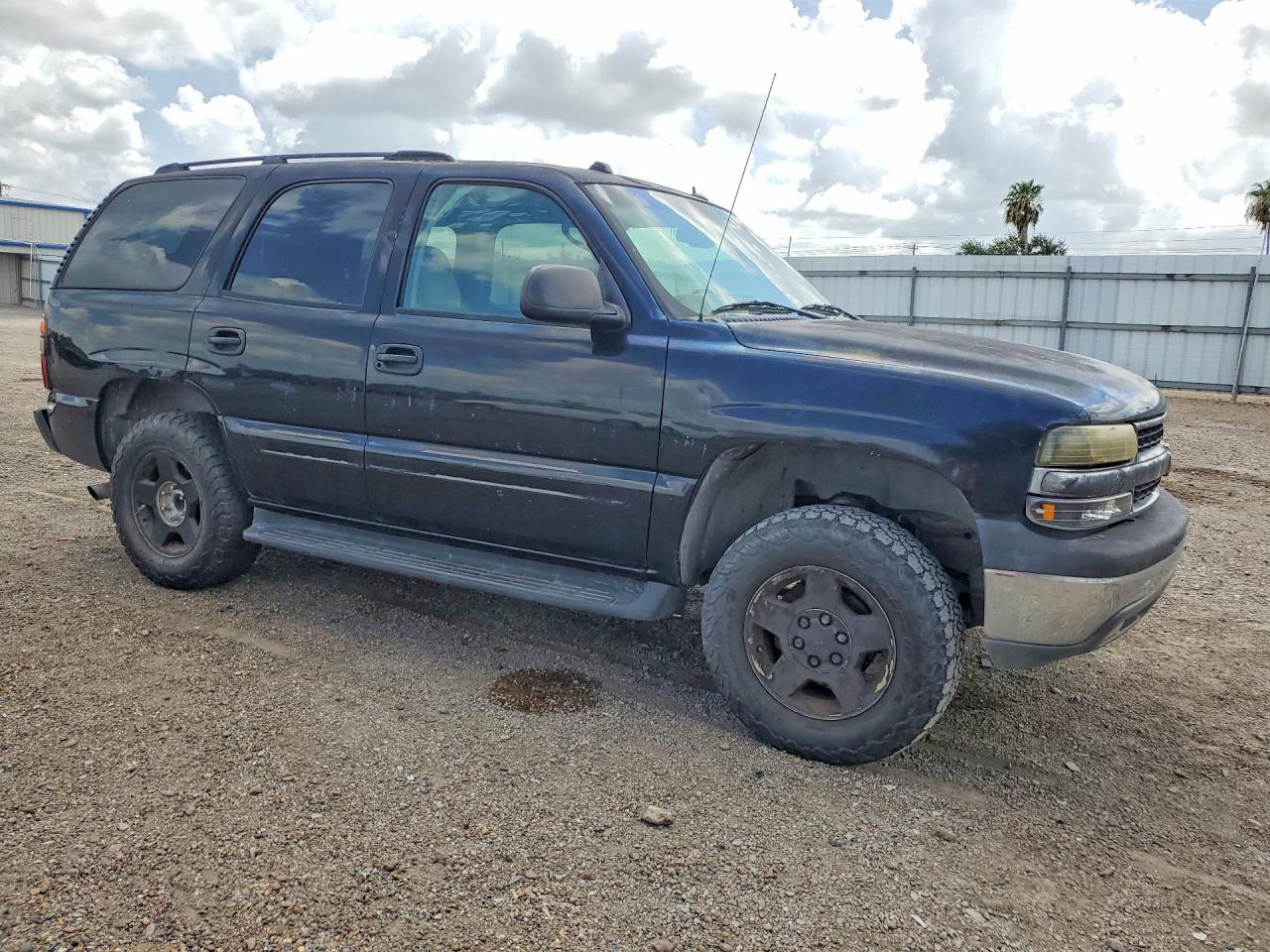 2004 Chevrolet Tahoe C1500 Черный vin: 1GNEC13V34R321355