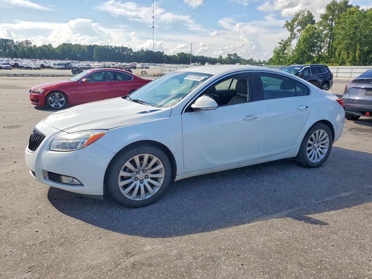 2012 Buick Regal Premium White vin: 2G4GS5EKXC9148484
