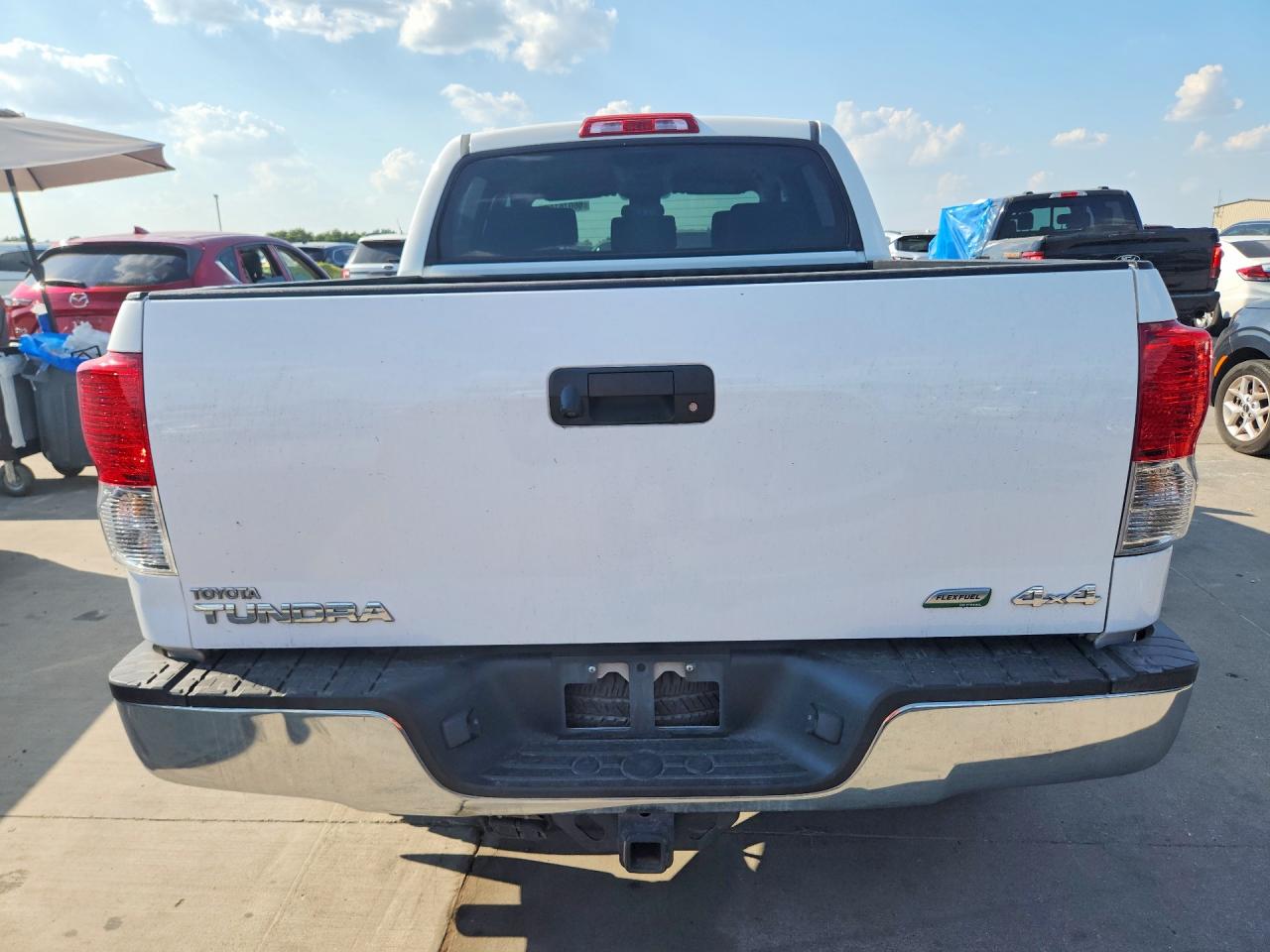 2012 Toyota Tundra Crewmax Sr5 Белый vin: 5TFDW5F17CX266690