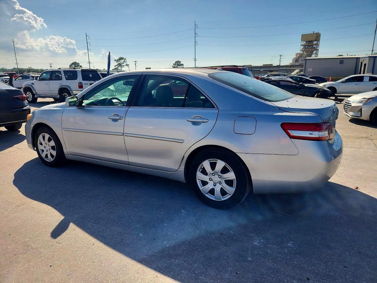 2010 Toyota Camry Le Silver vin: 4T1BF3EKXAU103449