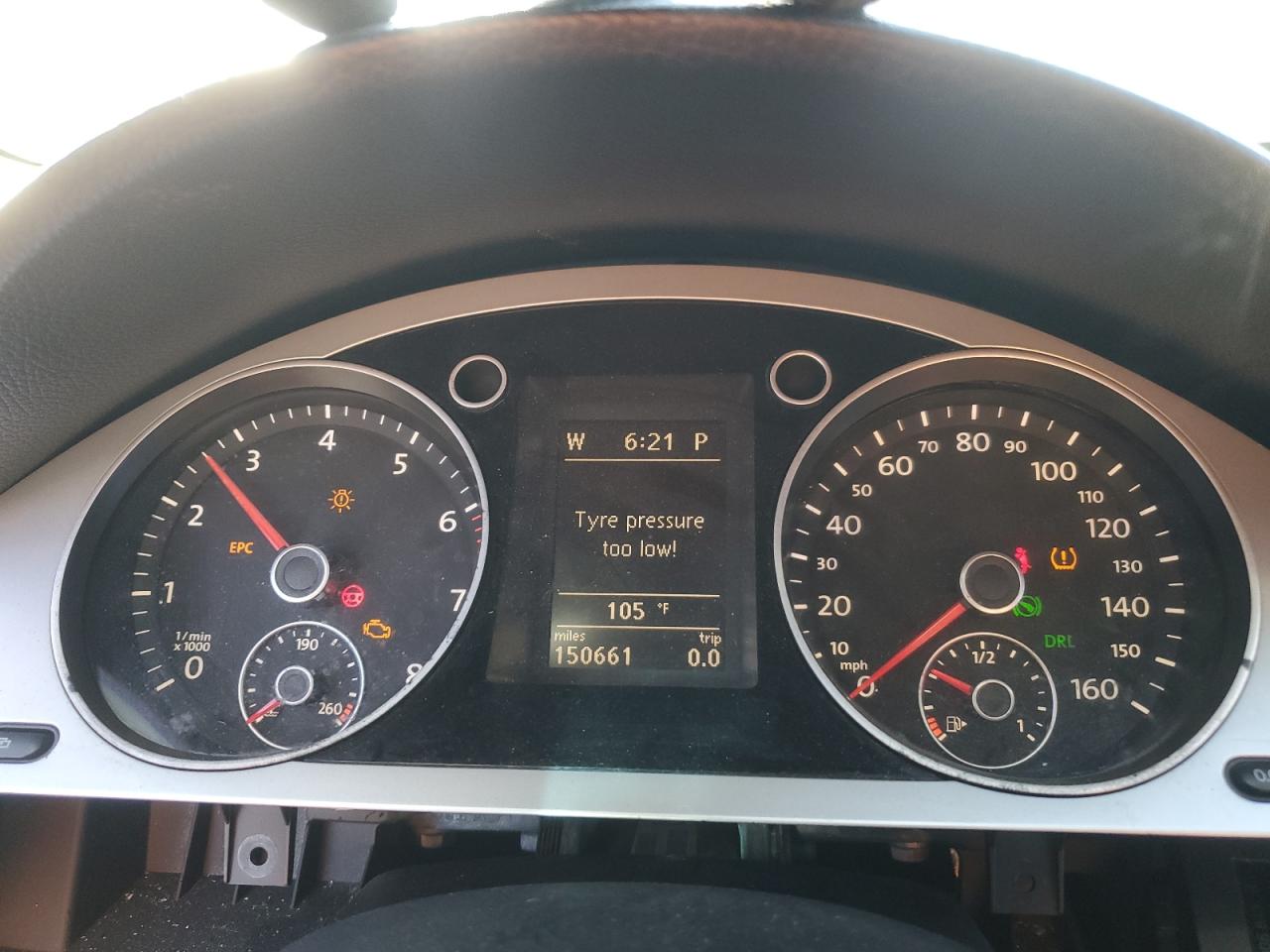 2010 Volkswagen Passat Komfort Black vin: WVWJM7AN4AE141914