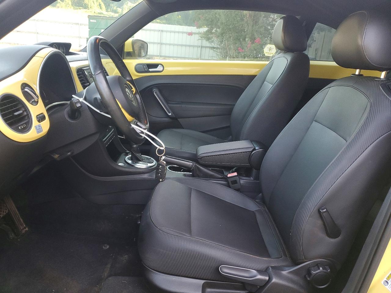 2013 Volkswagen Beetle Yellow vin: 3VWJL7AT8DM685474