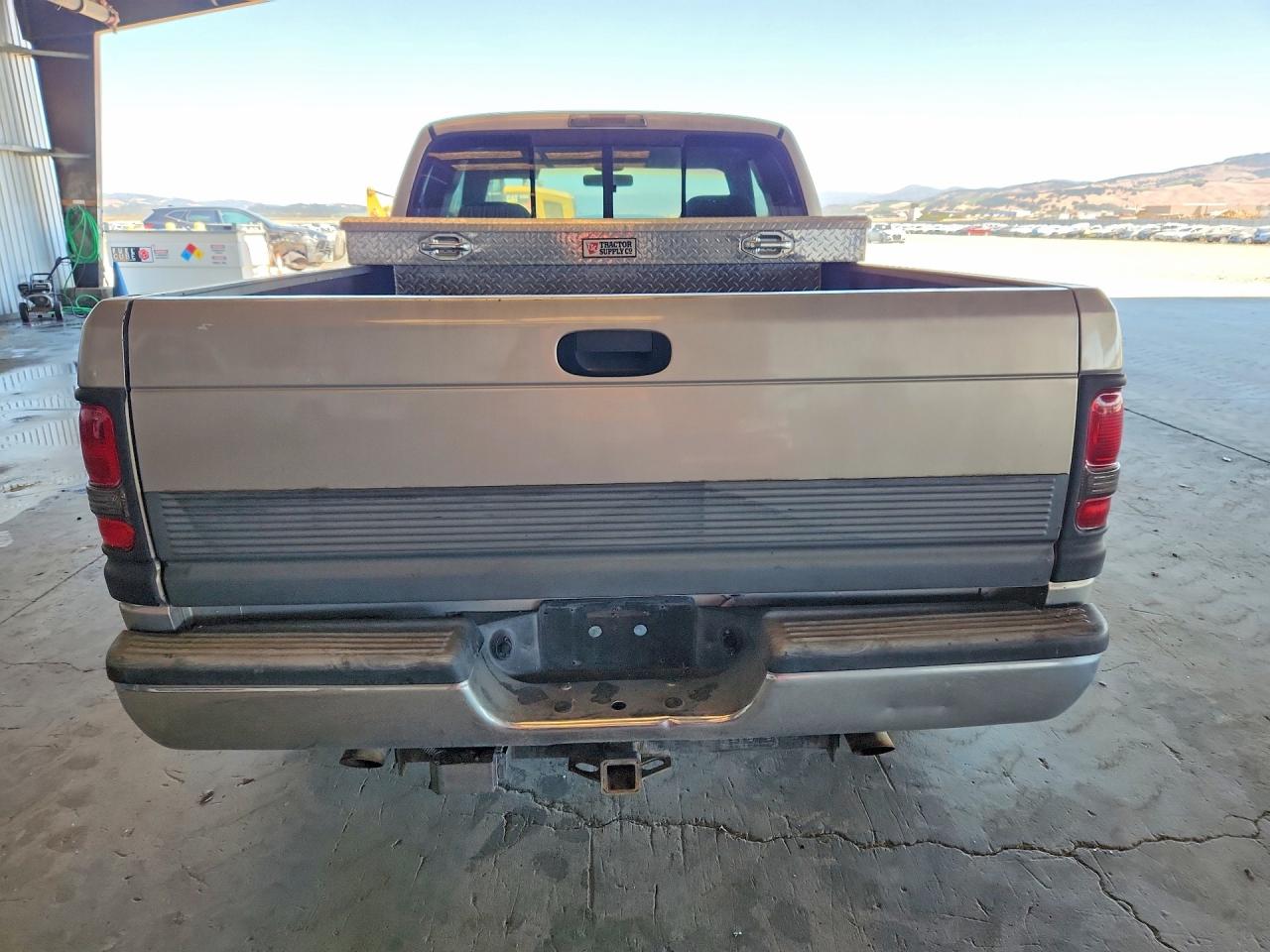 1998 Dodge Ram 1500 Silver vin: 1B7HC13ZXWJ224891