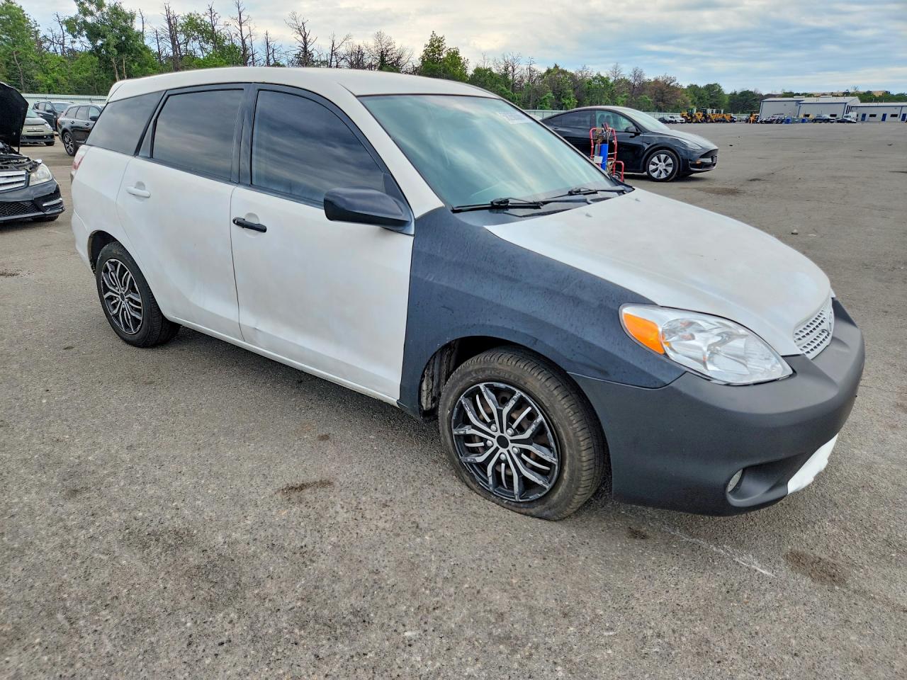 2008 Toyota Corolla Matrix Xr White vin: 2T1KR32E88C710855