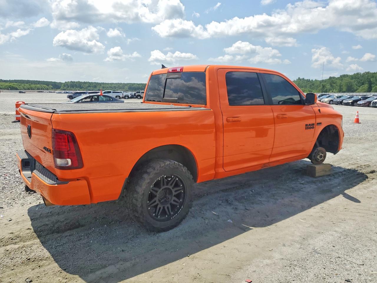 2015 Ram 1500 Sport Оранжевый vin: 1C6RR7MT9FS702476