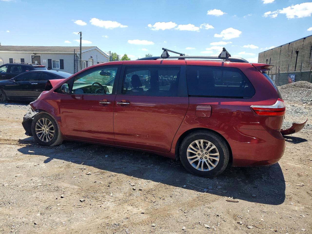 2015 Toyota Sienna Xle 8-passenger Maroon vin: 5TDYK3DCXFS655159