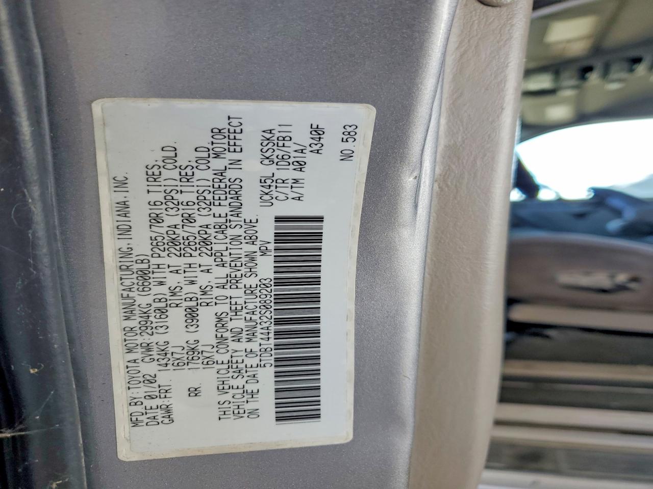 2002 Toyota Sequoia Sr5 Silver vin: 5TDBT44A32S089203