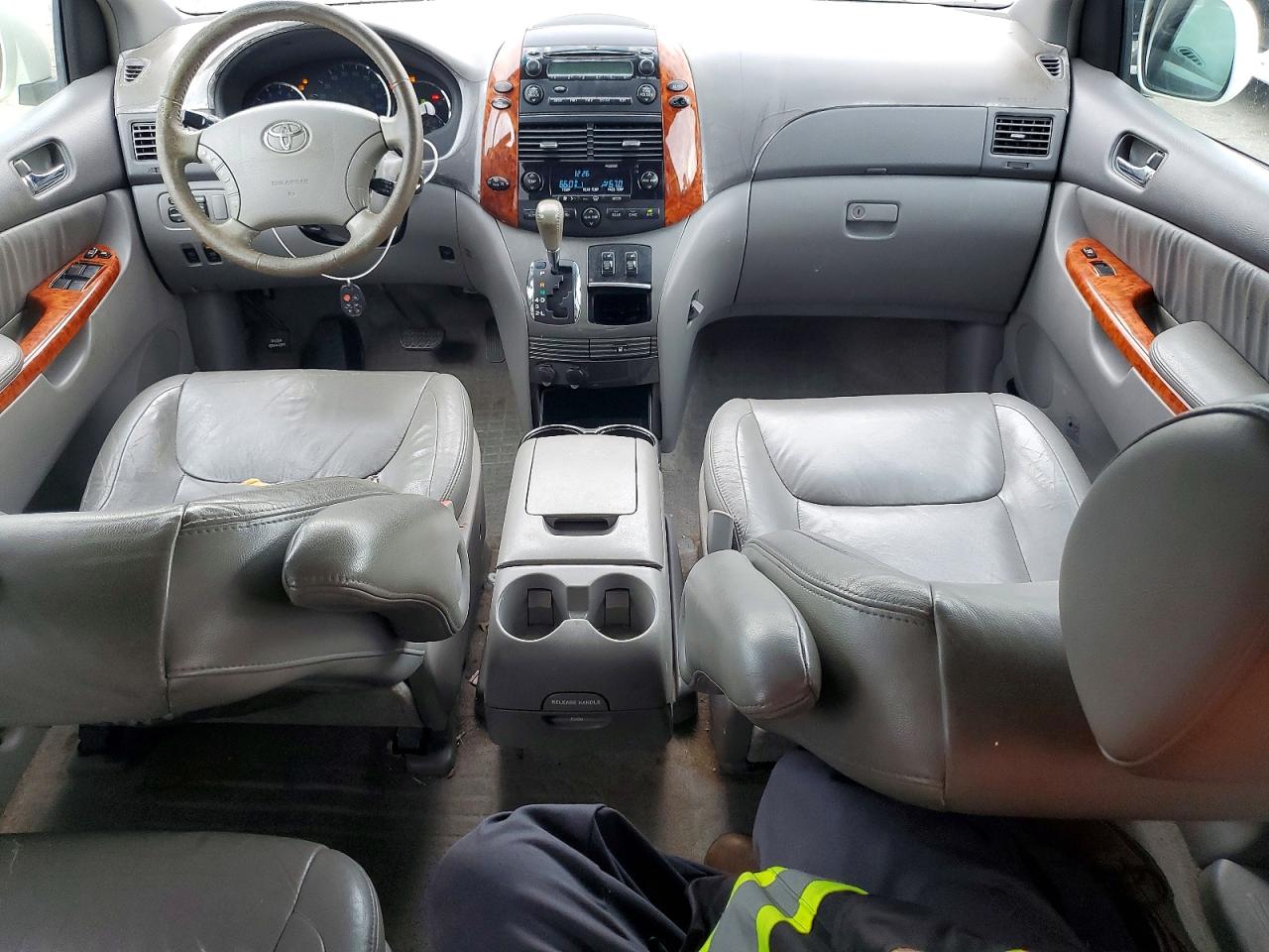 2010 Toyota Sienna Xle Белый vin: 5TDYK4CC5AS303560