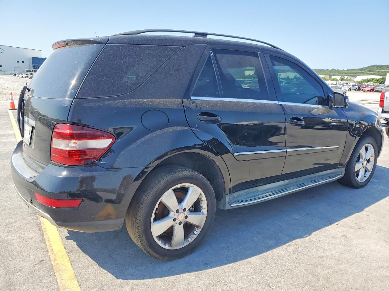 2011 Mercedes-benz Ml 350 Black vin: 4JGBB5GB8BA677118