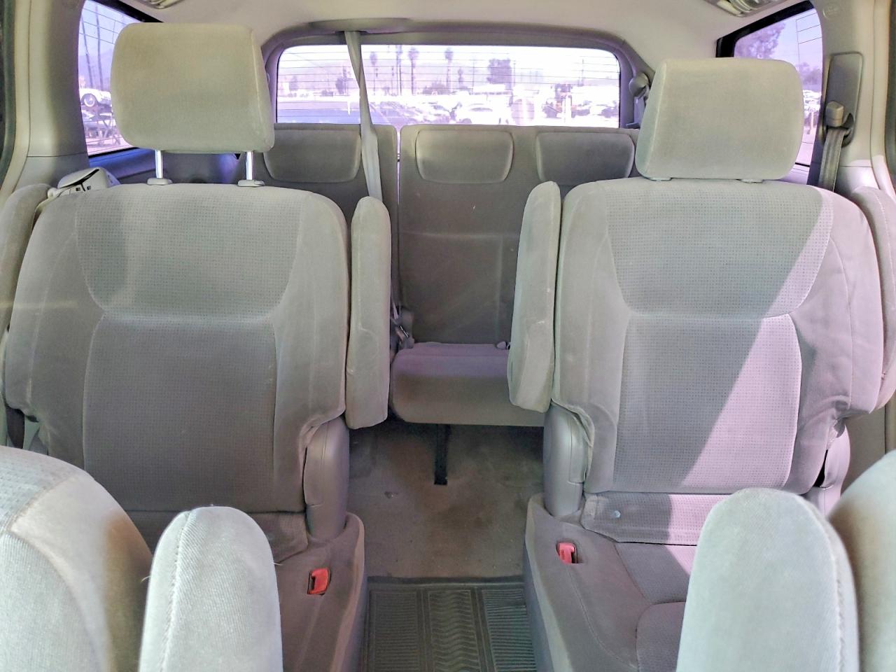 2005 Toyota Sienna Le 7 Passenger Серый vin: 5TDZA23C95S231327