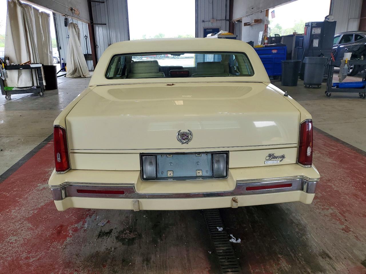 1988 Cadillac Eldorado Yellow vin: 1G6EL1152JU607818