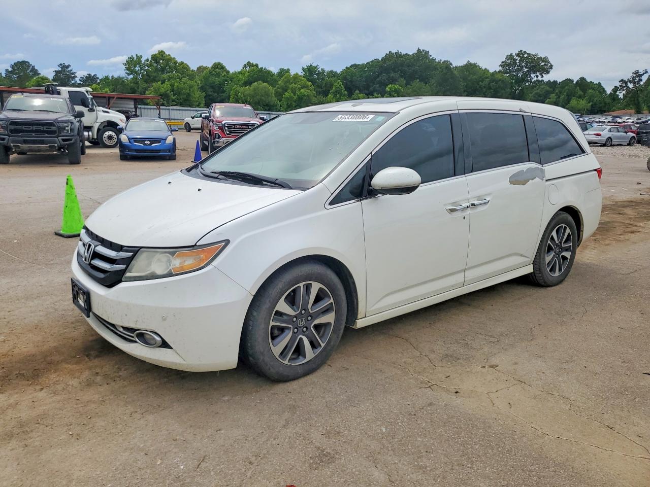 2014 Honda Odyssey Touring White vin: 5FNRL5H95EB078829