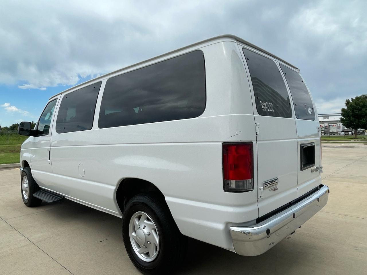 2013 Ford Econoline E350 Super Duty Wagon White vin: 1FBNE3BL4DDA99277