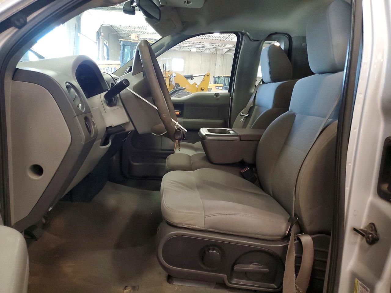 2005 Ford F150 Silver vin: 1FTRF14525NA88903