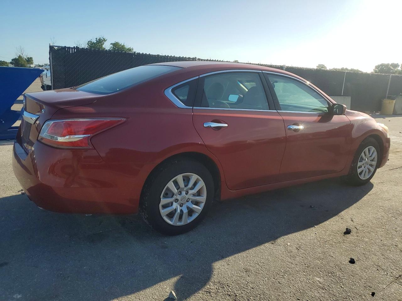 2013 Nissan Altima 2.5 Red vin: 1N4AL3AP6DC122042
